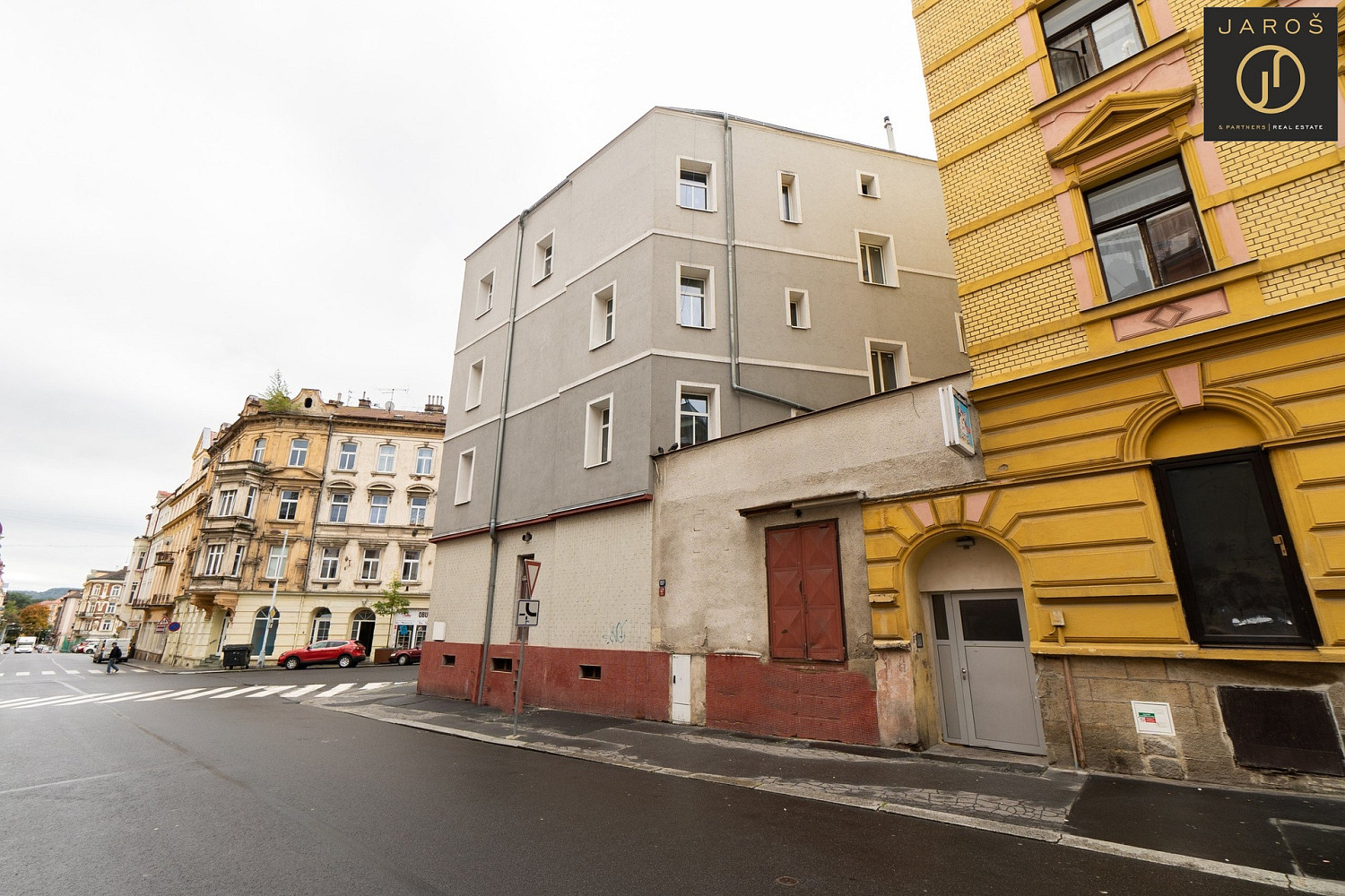 Prodej nájemního domu, činžáku 885 m² — photo 4