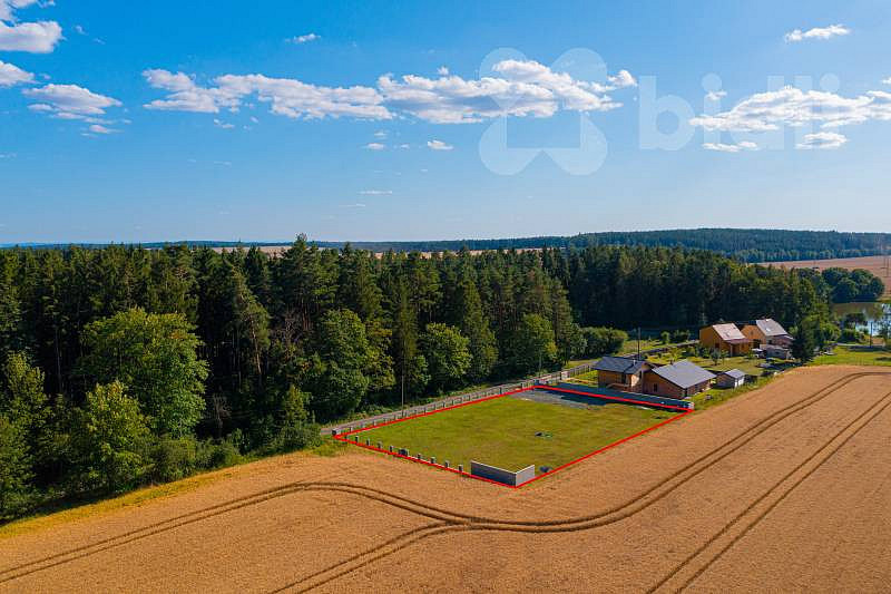 Prodej stavebního pozemku 2 000 m² – fotografie 2