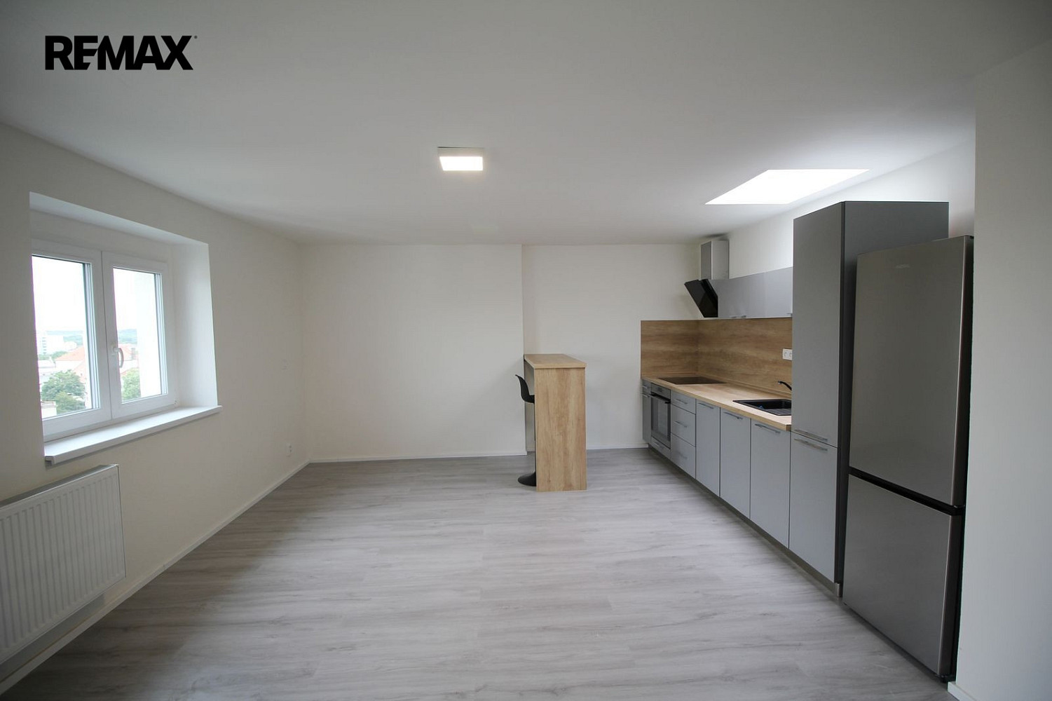 Pronájem bytu 1+kk 34 m² – fotografie 2