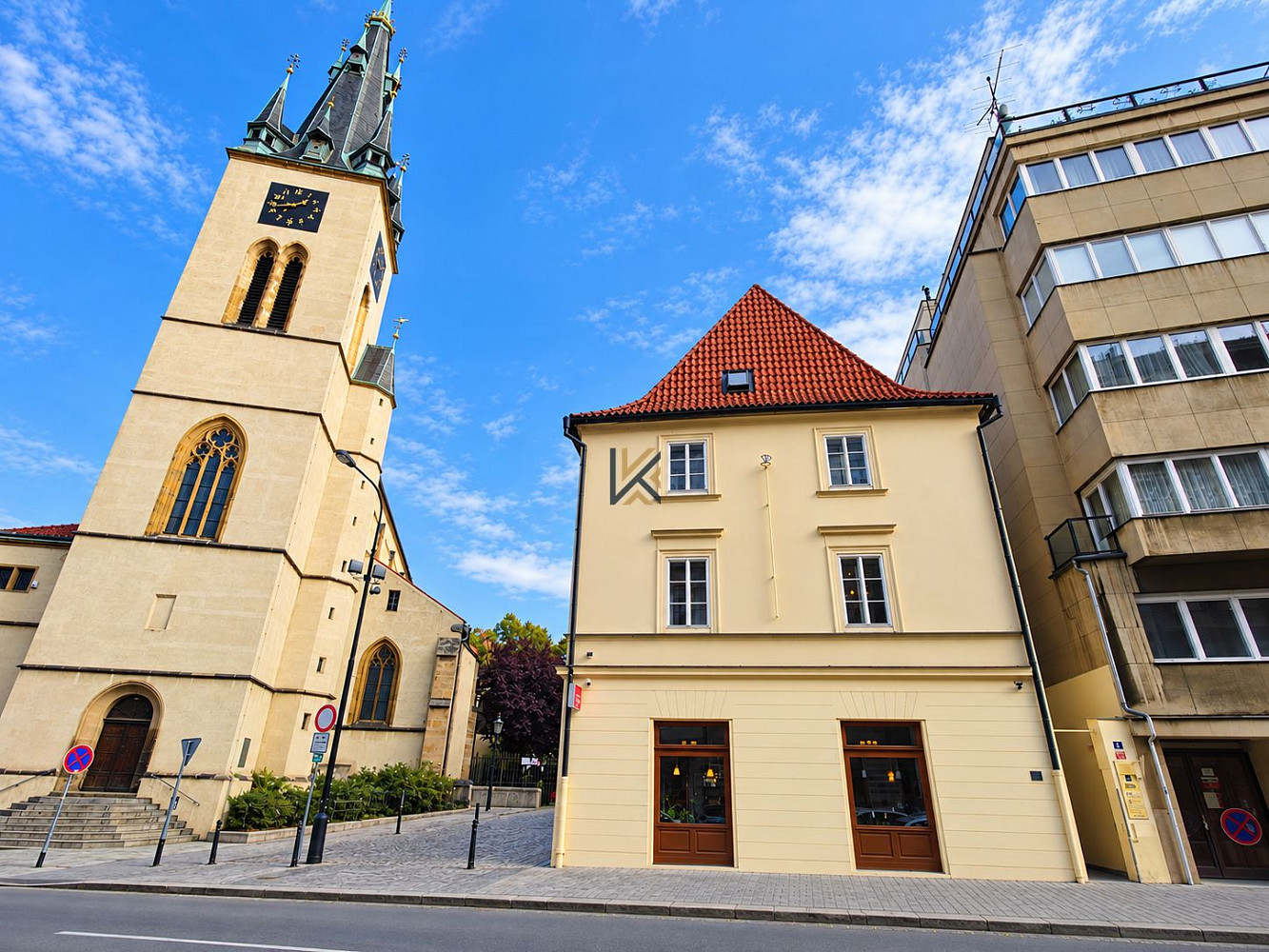Pronájem kanceláře 154 m²