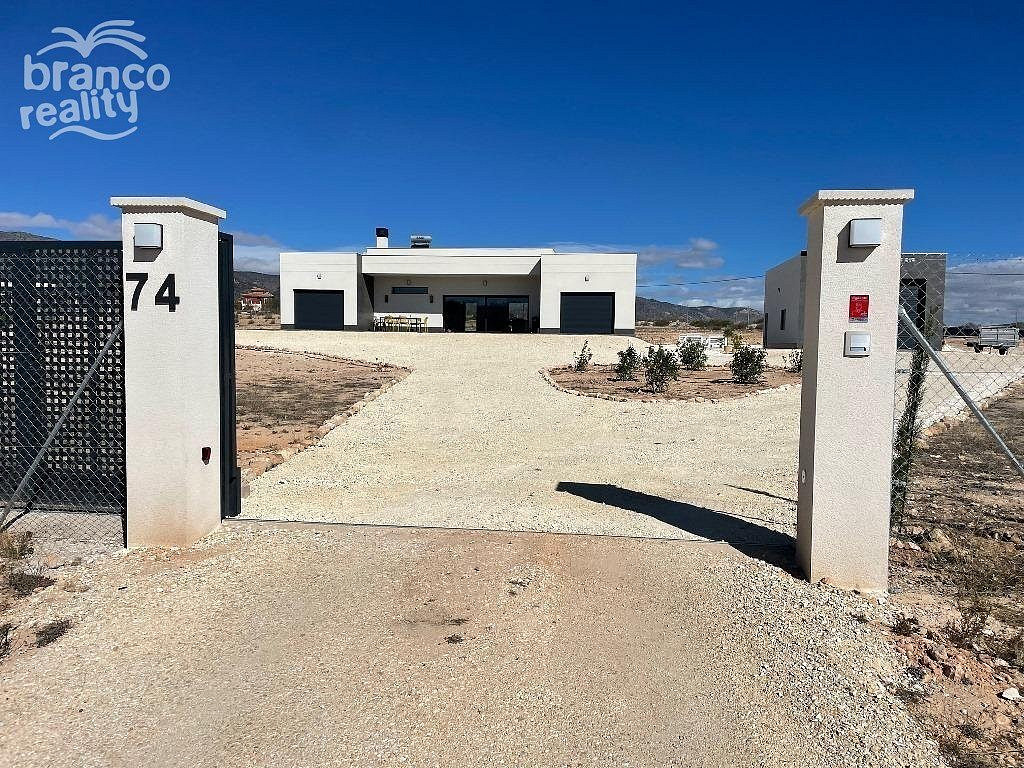 Prodej domu 165 m² s pozemkem 10 000 m² - Vista 3