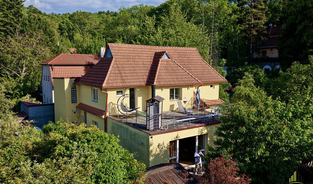 Prodej domu 327 m² s pozemkem 871 m², Brno – náhled fotky 2