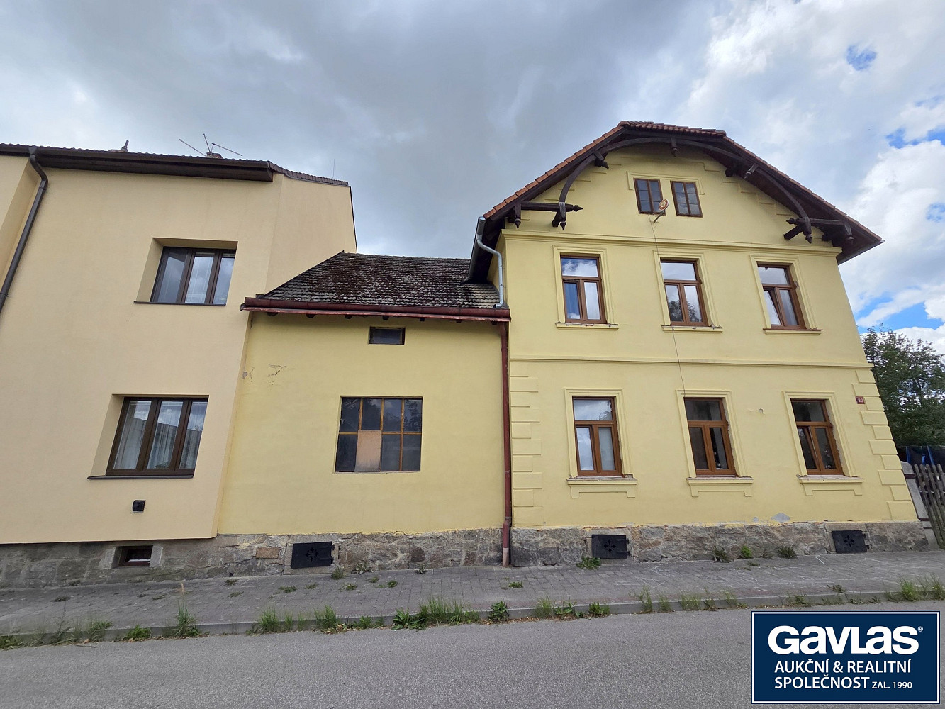 Prodej nájemního domu, činžáku 143 m²