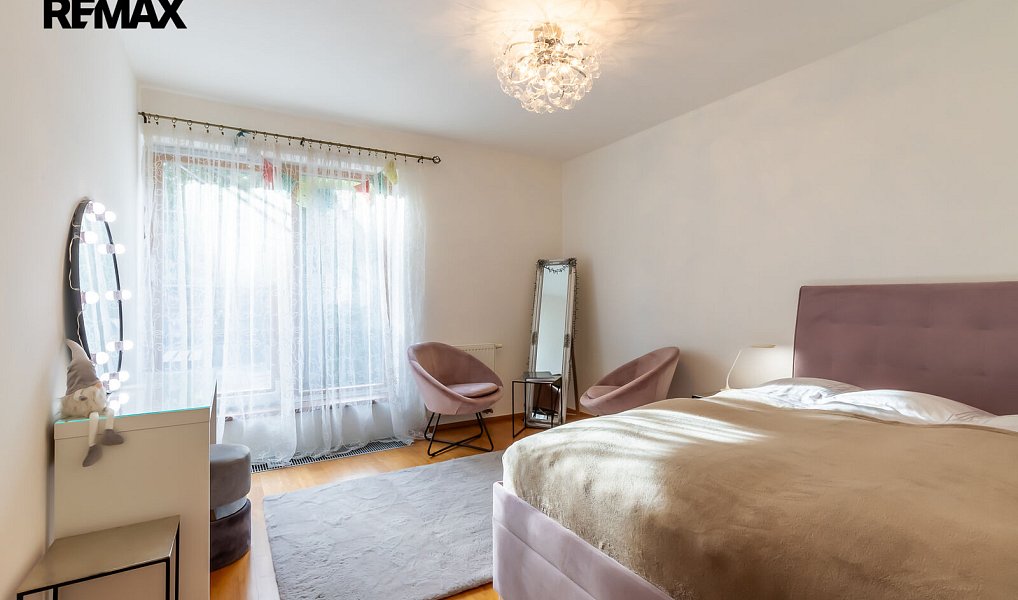 Prodej domu 306 m² s pozemkem 418 m², Praha – náhled fotky 22