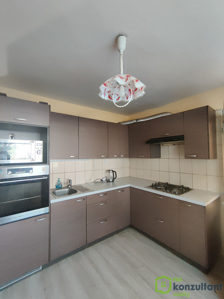 Prodej domu 180 m² s pozemkem 708 m² — photo 2