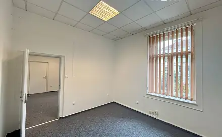 Pronájem kanceláře 36 m², Hartigova, Praha 3 - Žižkov