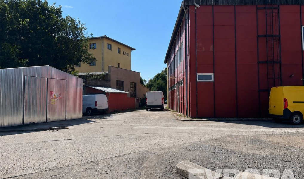 Prodej výrobních prostor 900 m², Nymburk – náhled fotky 6
