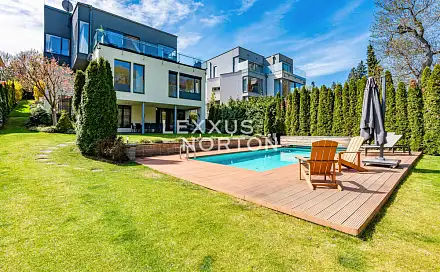 Prodej domu 337 m² s pozemkem 1 069 m², V Šáreckém údolí, Praha 6 - Dejvice