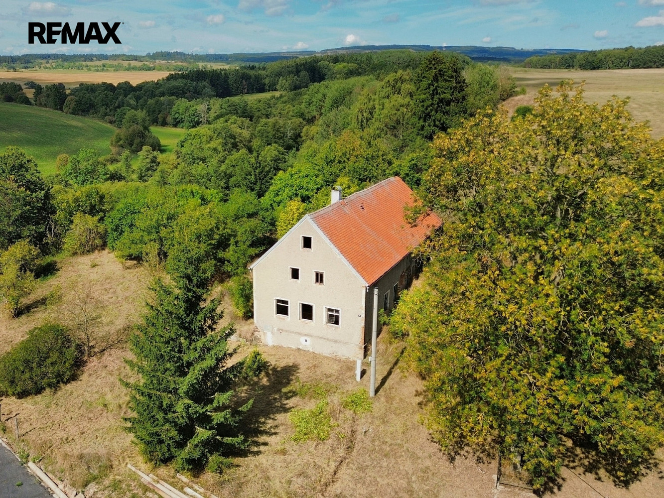 Prodej domu 300 m² s pozemkem 2 000 m², Bochov