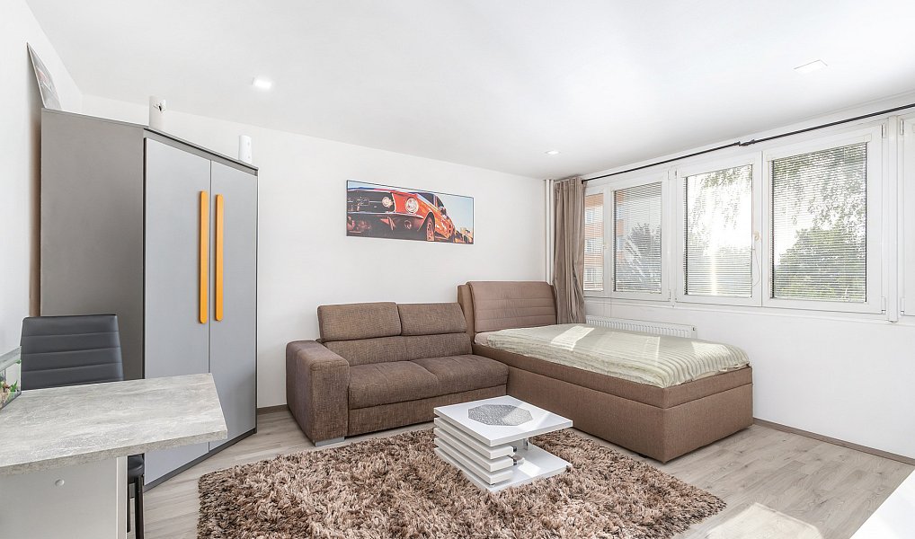 Prodej bytu 1+kk 28 m², Hradec Králové – náhled fotky 2