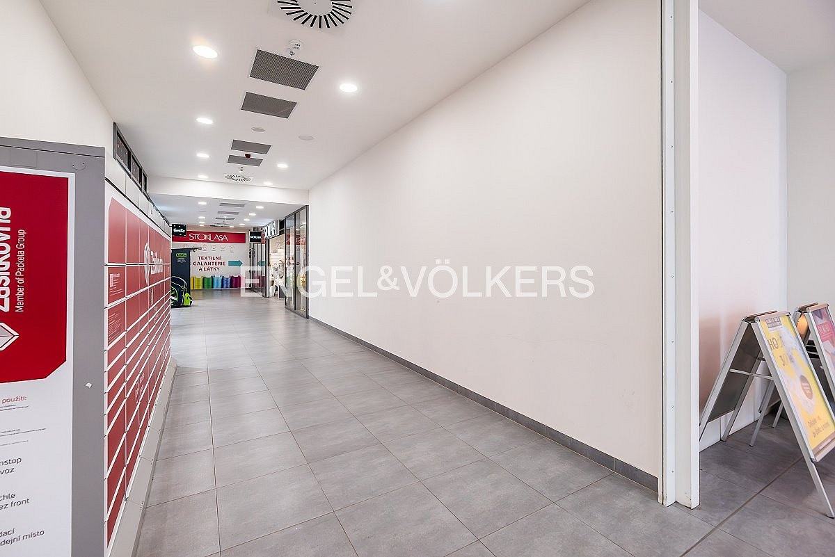 Pronájem obchodních prostor 201 m² – fotografie 5