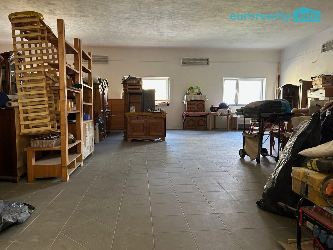 Prodej skladovacích prostor 300 m² – pohled 5