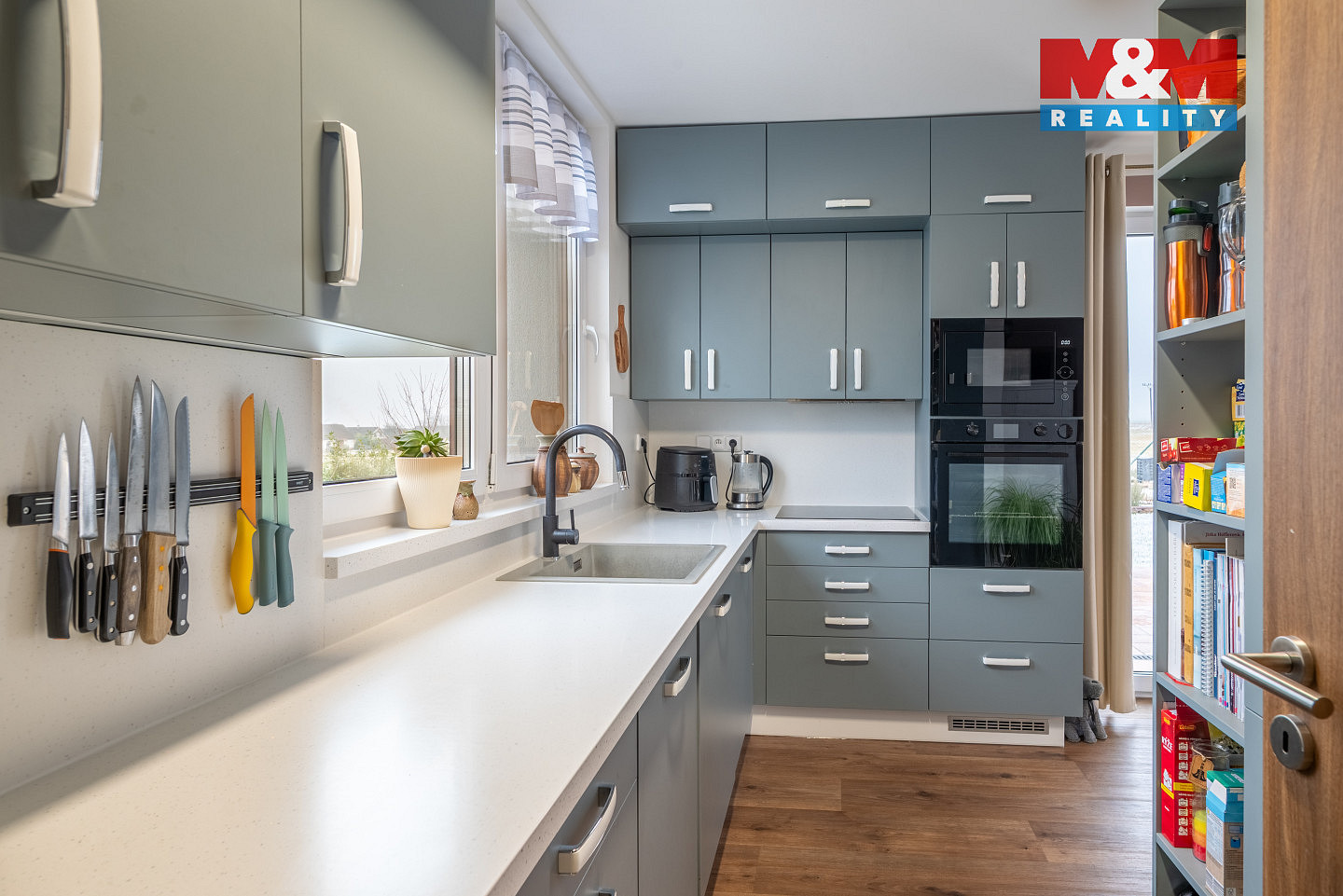 Prodej domu 93 m² s pozemkem 803 m² — photo 2