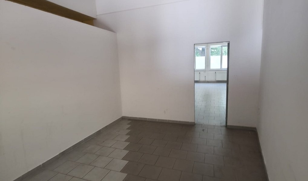 Pronájem obchodních prostor 60 m², Zlín – náhled fotky 10