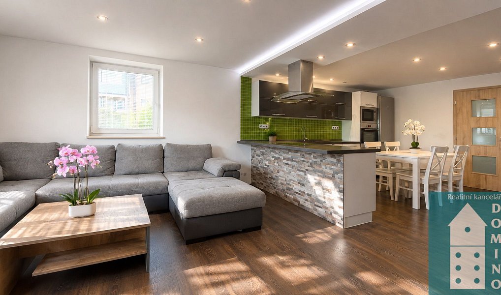Prodej domu 241 m² s pozemkem 341 m², Halenkovice – náhled fotky 10