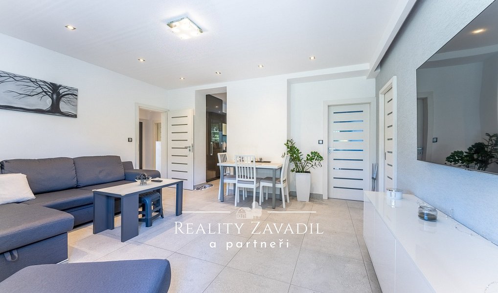 Prodej bytu 3+1 77 m², Praha – náhled fotky 2