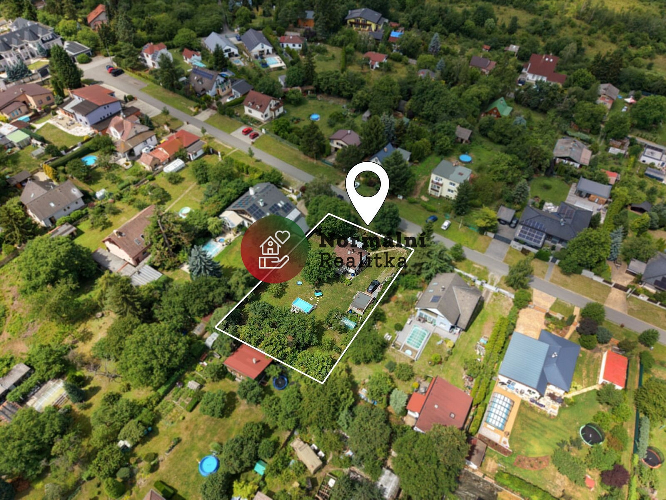 Prodej stavebního pozemku 1 384 m² – fotografie 2