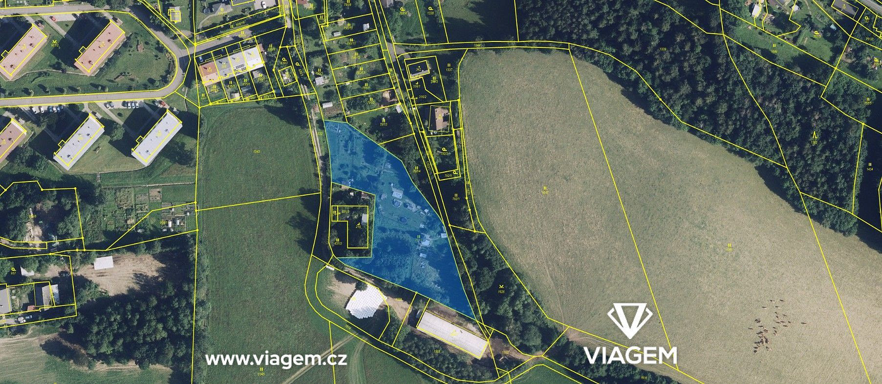 Prodej stavebního pozemku 1 742 m² – fotografie 2