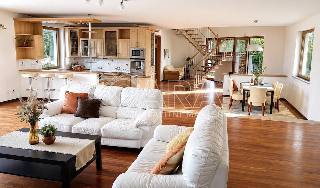 Prodej domu 285 m² s pozemkem 730 m², Březová-Oleško – náhled fotky 5
