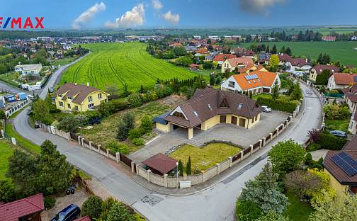 Prodej domu 363 m² s pozemkem 1 399 m², Na Vyhlídce, Sulice - Hlubočinka, okres Praha-východ