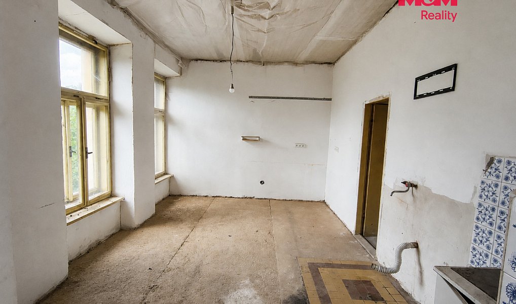 Prodej domu 215 m² s pozemkem 2 616 m², Bochov – náhled fotky 2
