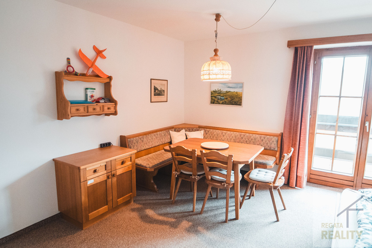 Prodej bytu 3+kk 64 m² – pohled 2