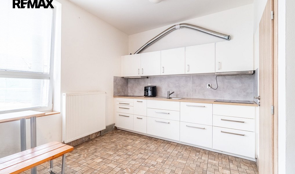 Prodej domu 233 m² s pozemkem 121 m², Praha – náhled fotky 8