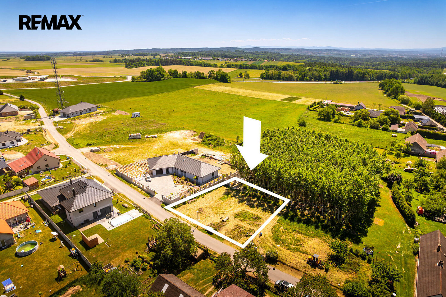Prodej stavebního pozemku 826 m² – fotografie 3