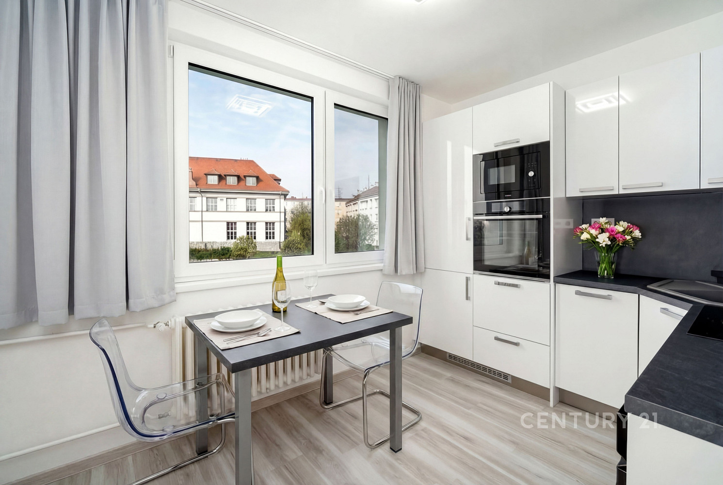 Pronájem bytu 1+1 33 m² – fotografie 2