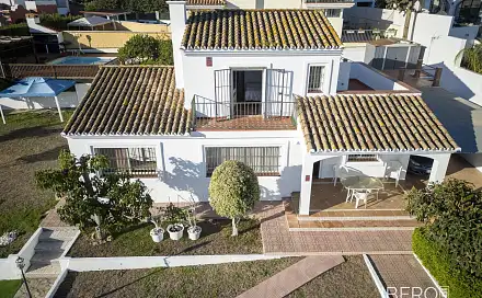 Prodej domu 224 m² s pozemkem 935 m², Estepona, Španělsko