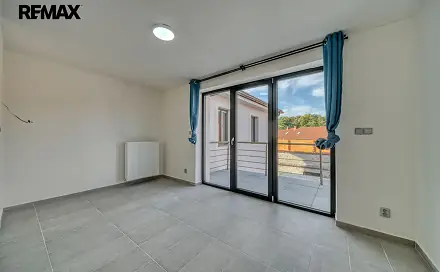 Pronájem bytu 1+kk 22 m², Revoluční, Velký Osek, okres Kolín