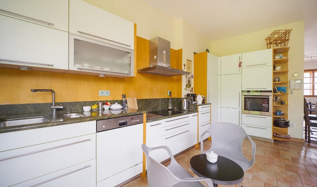 Prodej domu 238 m² s pozemkem 180 m², Jičín – náhled fotky 3