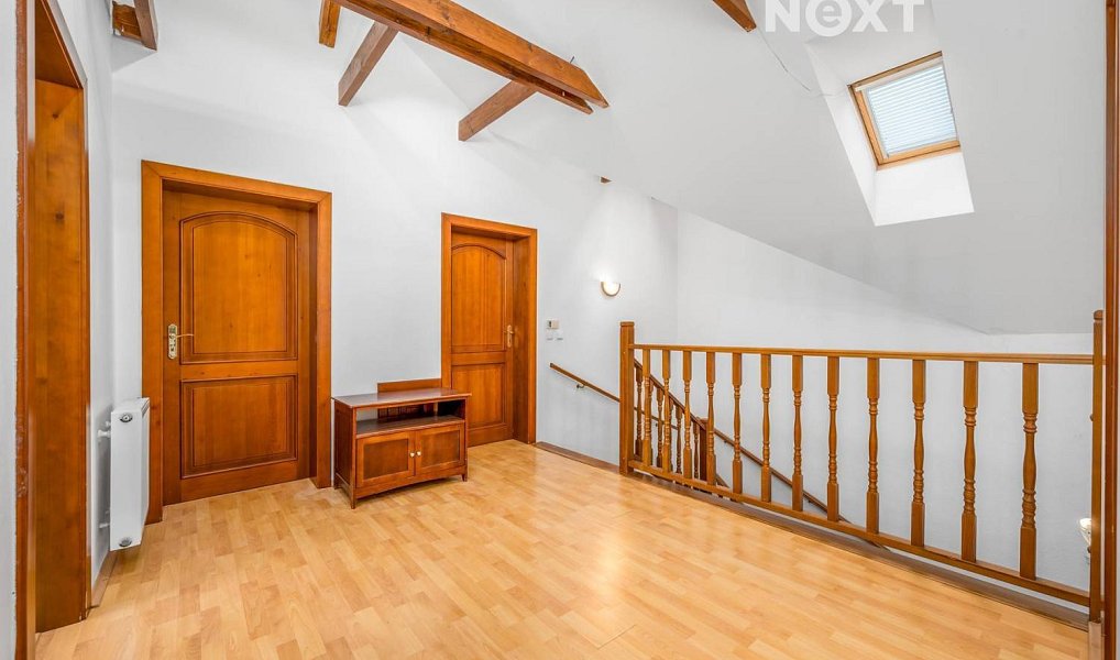 Prodej domu 337 m² s pozemkem 915 m², Praha – náhled fotky 16