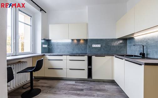 Pronájem bytu 2+1 62 m², Davídkova, Praha 8 - Kobylisy