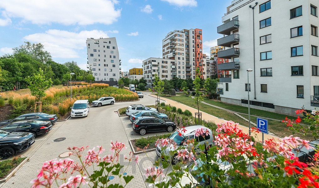 Prodej bytu 2+kk 60 m², Praha – náhled fotky 29
