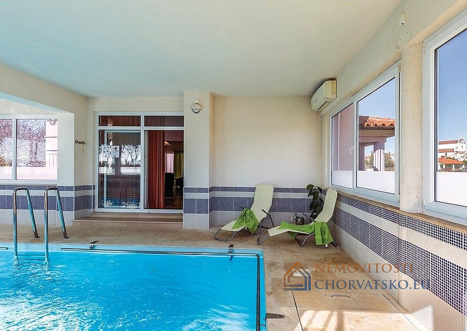 Prodej domu 531 m² s pozemkem 1 250 m² - View 3