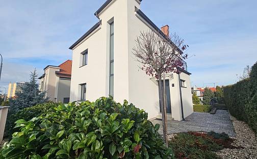 Pronájem domu 243 m² s pozemkem 390 m², Herbenova, Praha 10 - Hostivař