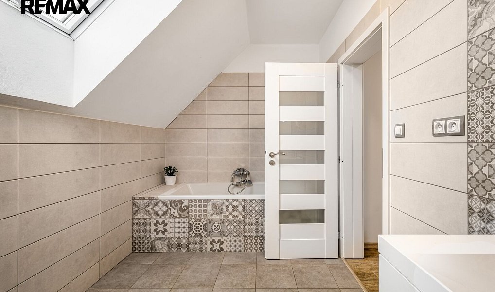 Prodej domu 196 m² s pozemkem 511 m², Třeboň – náhled fotky 21