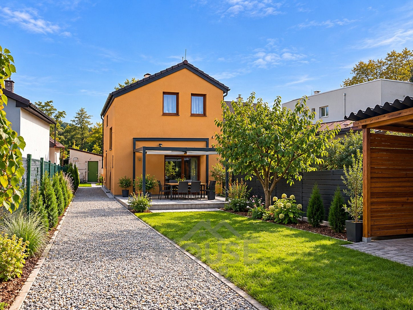 Prodej domu 135 m² s pozemkem 599 m² – fotografie 2