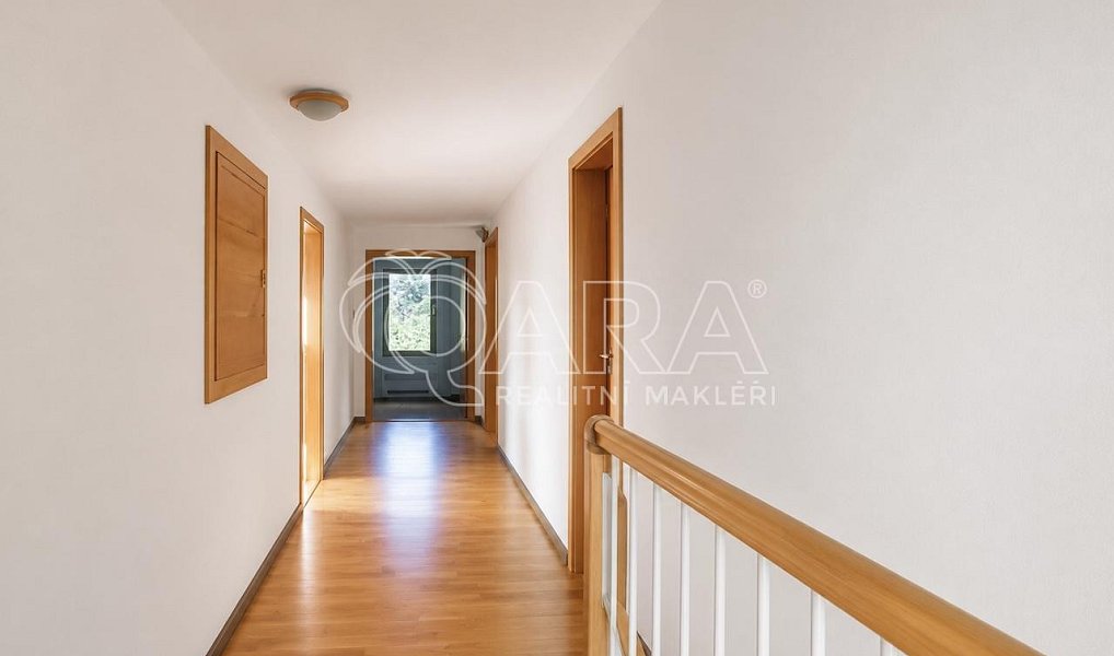 Prodej domu 285 m² s pozemkem 730 m², Březová-Oleško – náhled fotky 15