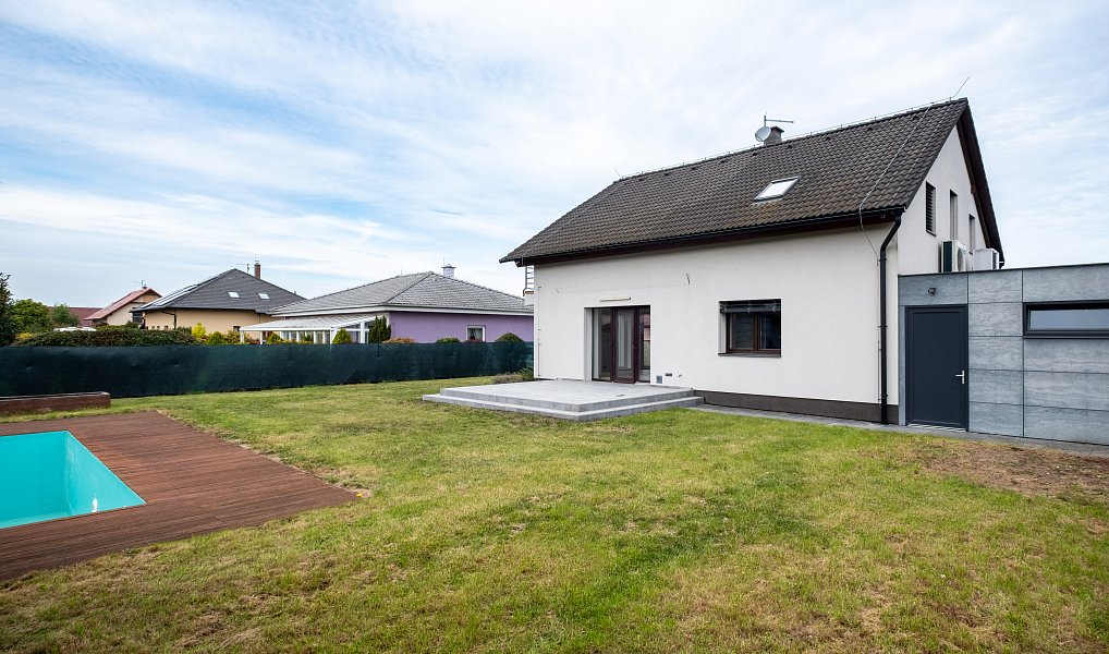 Prodej domu 150 m² s pozemkem 695 m², Staré Jesenčany – náhled fotky 22