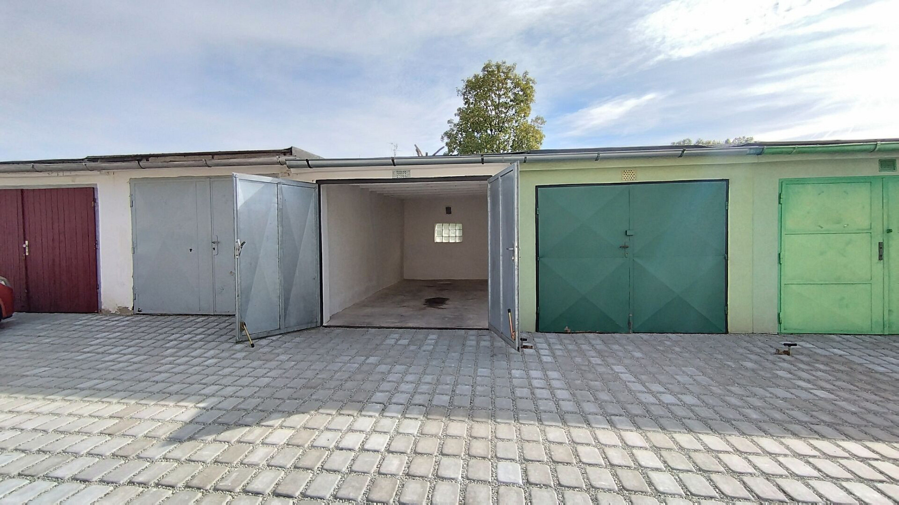 Pronájem řadové garáže, 17 m2, Veselí nad Lužnicí – fotografie 2