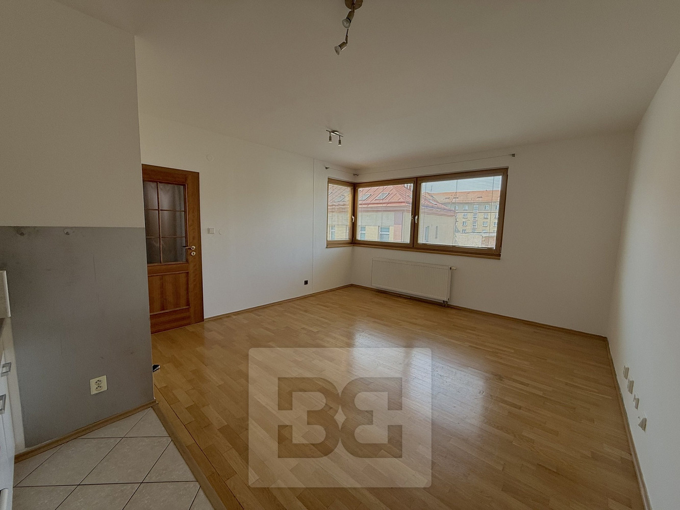 Pronájem bytu 1+kk 36 m² — photo 2