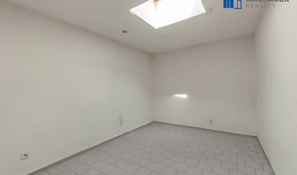 Prodej domu 120 m² s pozemkem 626 m², Trmice – náhled fotky 19