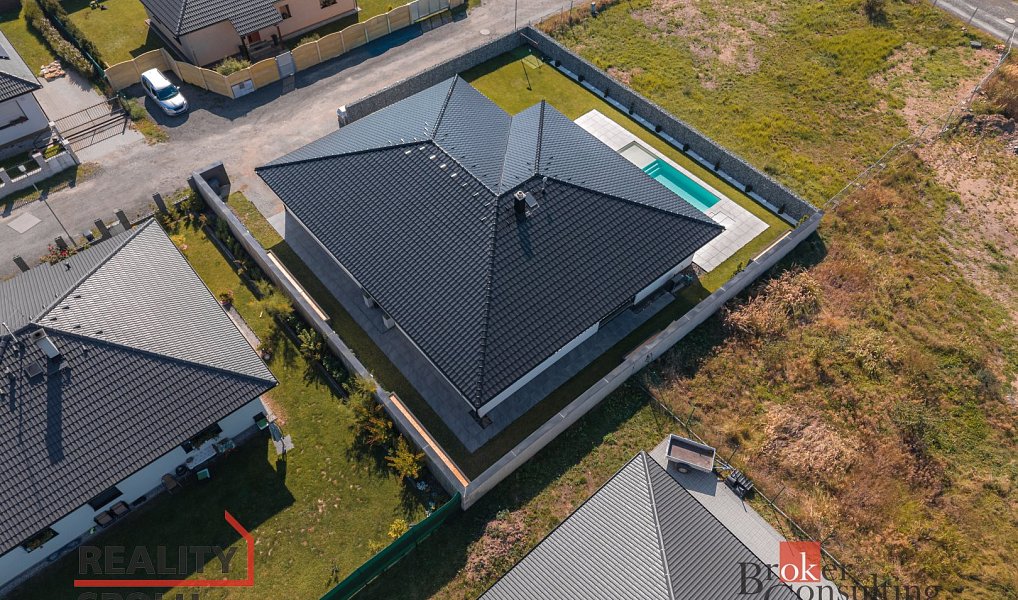 Prodej domu 268 m² s pozemkem 720 m², Úherce – náhled fotky 39