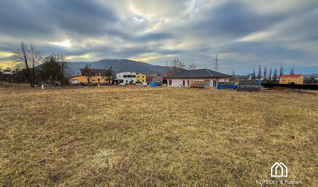 Prodej stavebního pozemku 1 299 m², Trmice – náhled fotky 7