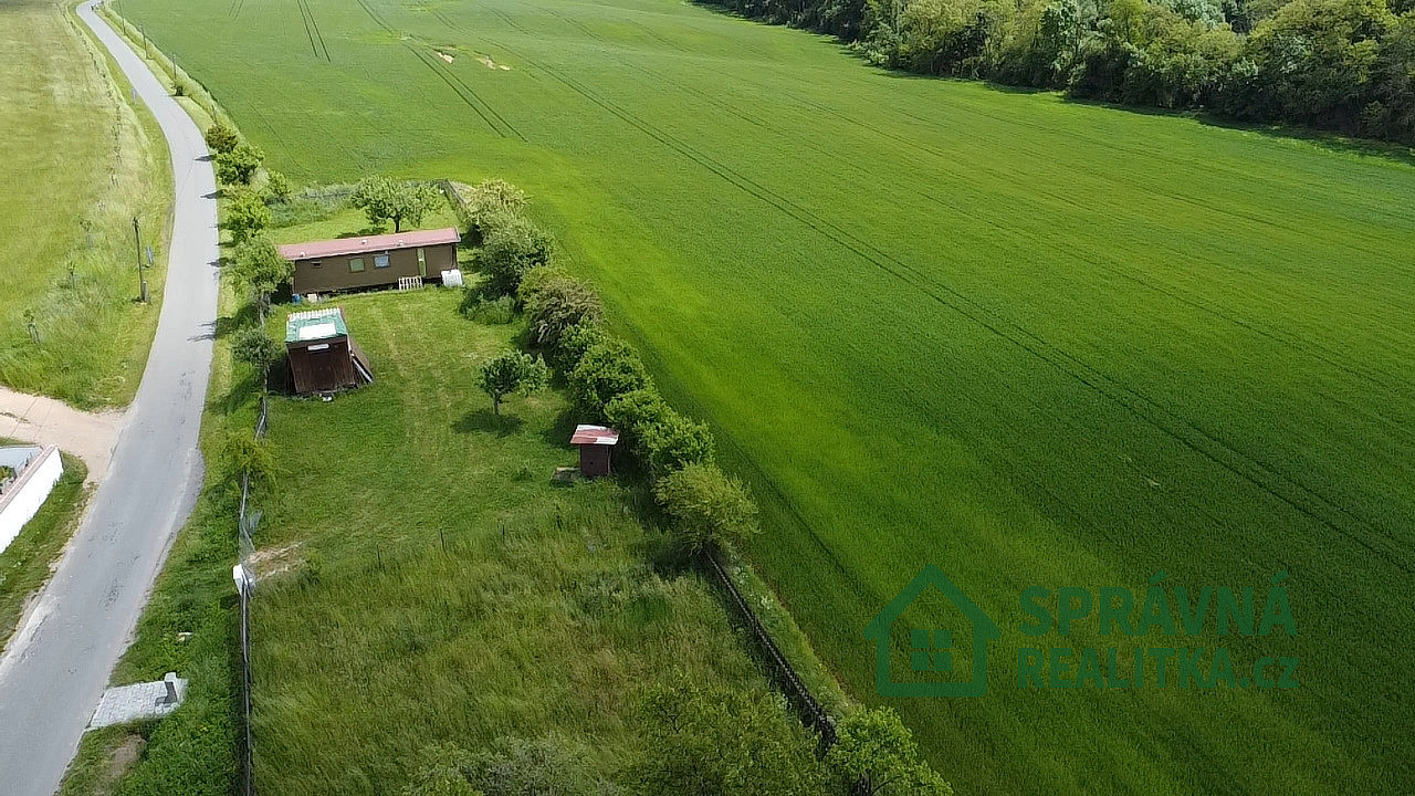 Prodej stavebního pozemku 972 m² – fotografie 5