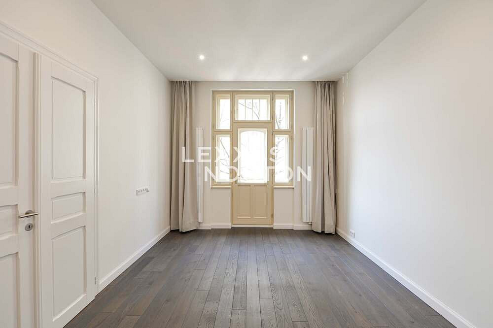 Pronájem bytu 4+kk 137 m² — photo 3