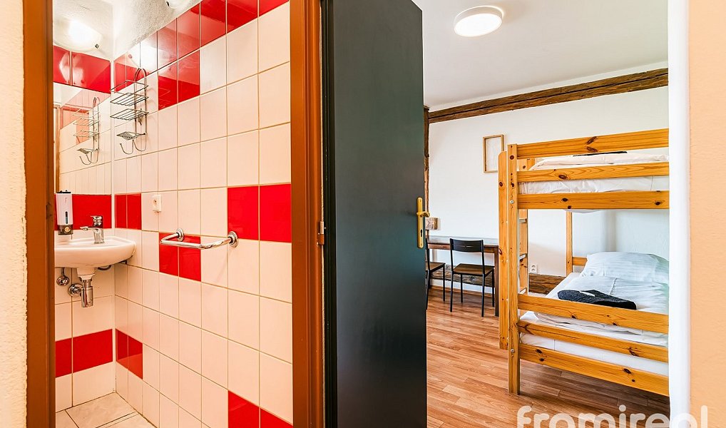 Prodej ubytovacího objektu 340 m², Šatov – náhled fotky 38