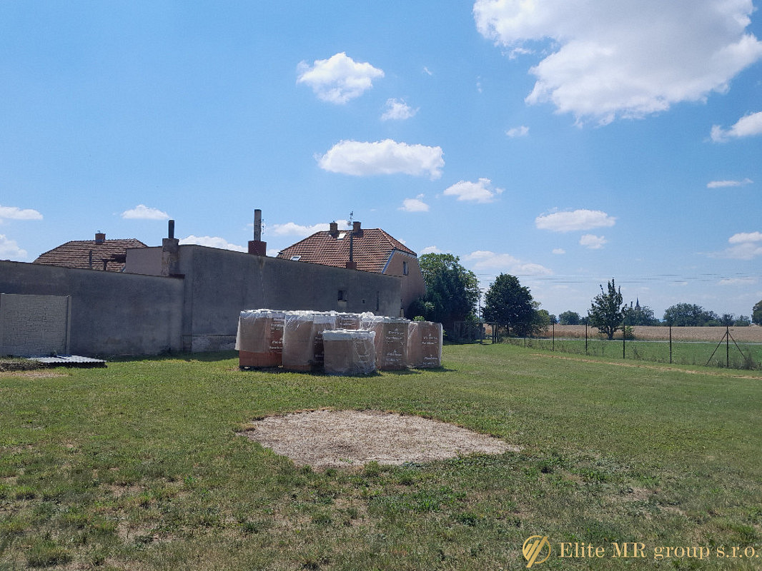 Prodej stavebního pozemku 927 m² — photo 5